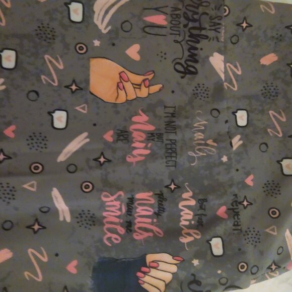 Nail lover grey and pink leggings 2xl - Picture 4 of 6
